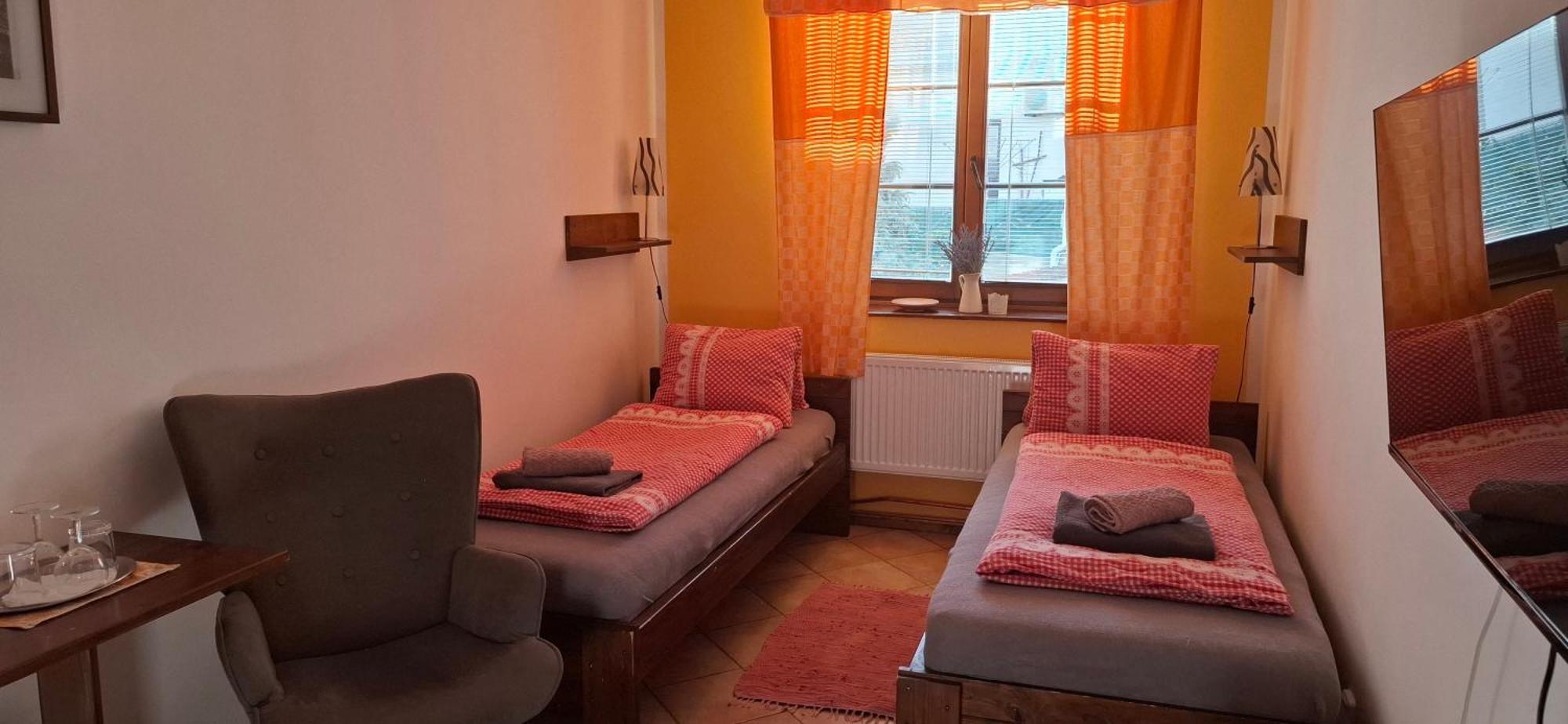 Penzion A Vinoteka Hrozen Kroměříž Exterior foto